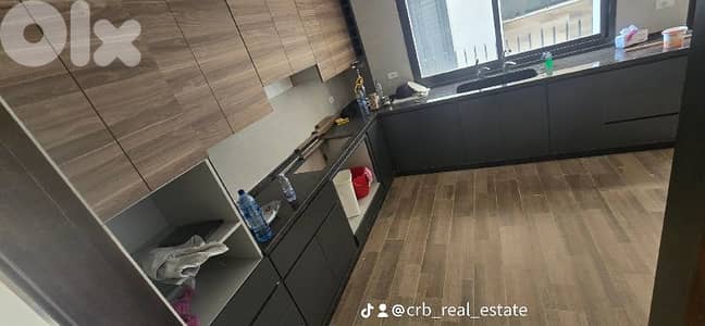 لدينا شقق في سهيلة و بلونة ٢٠٠ متر مع و بدون حديقة مفروش و بلا فرش