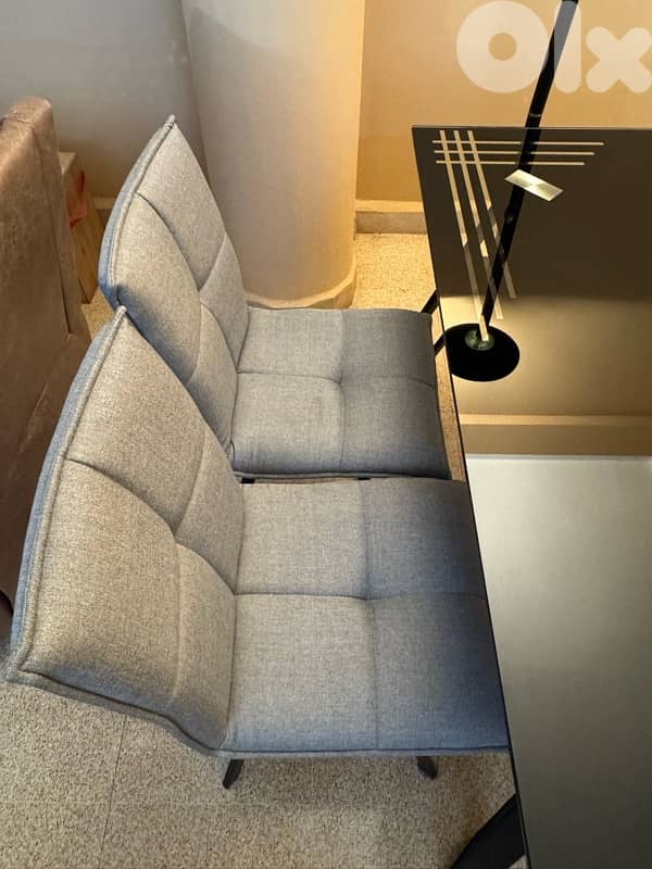 Dining table and chairs 4