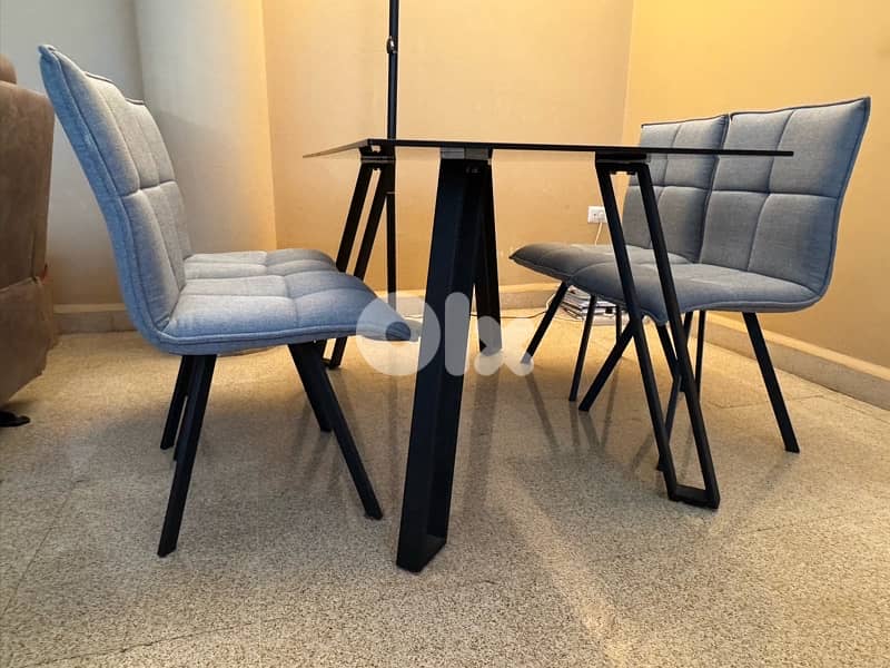 Dining table and chairs 5