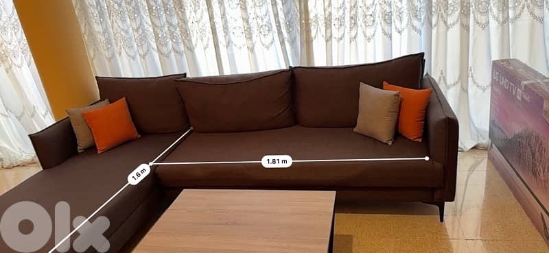 Corner sofa and coffee table 3