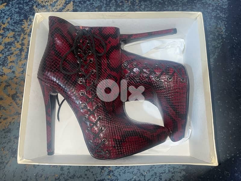 red-snake boots 1