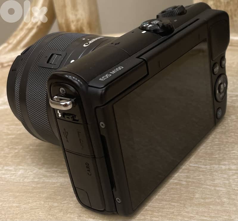 Canon eos m100 with lens 15-45m 2
