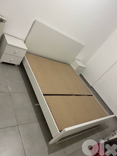 تخت مجوز مع تنين كمود جديدة من المعمل بافضل الاسعار