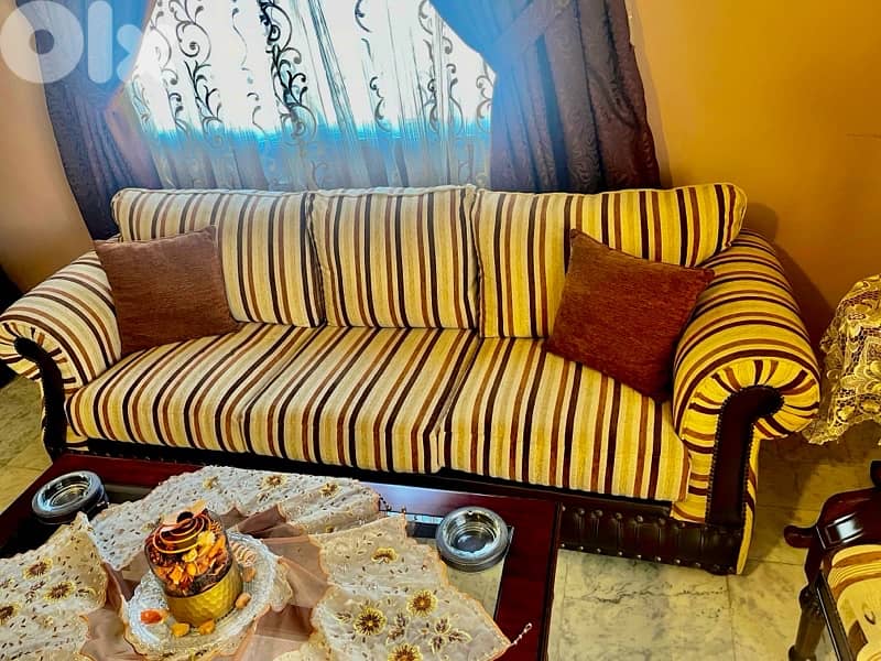 Full Living Room صالون كامل مع طاولة وسط 1