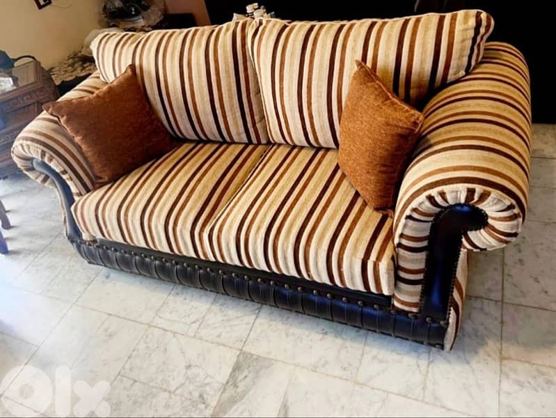 Full Living Room صالون كامل مع طاولة وسط 7