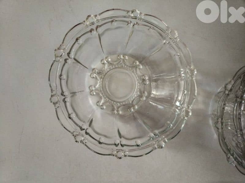 5 round glass cups - Not Negotiable 1