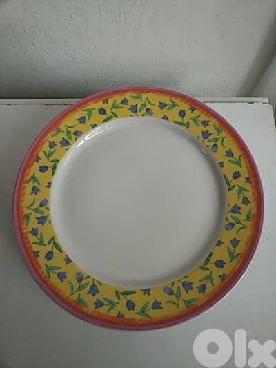 8 flowry plates - Not Negotiable