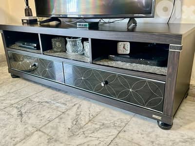 TV Unit From Istikbal - طاولة تلفزيون من غاليري استقبال
