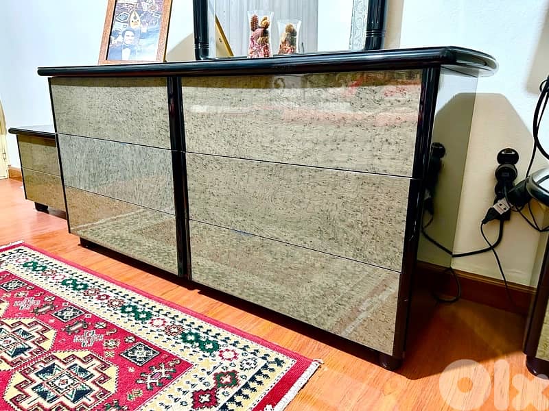 Full Master Bedroom غرفة نوم كاملة بدون خزانة مع مكيف وكنباية وبرادي 4