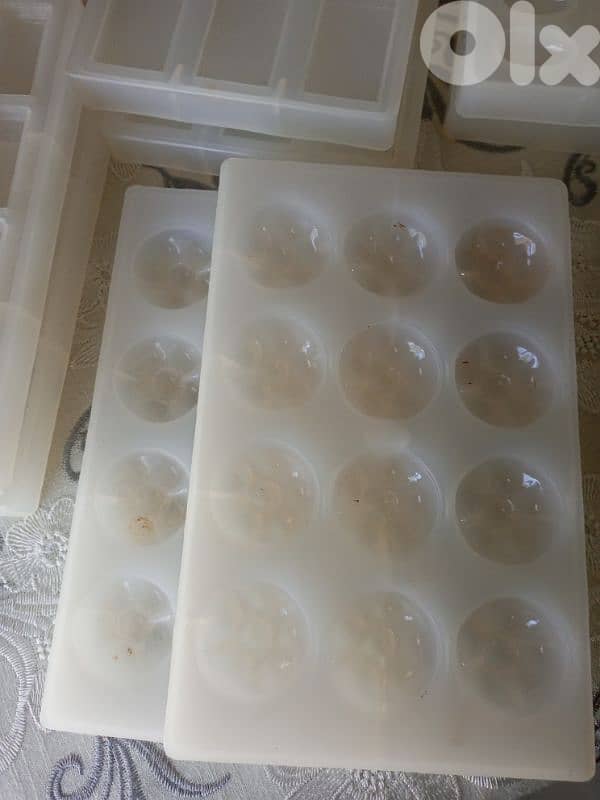 قوالب شوكولا بحالة جيدة جدا 1