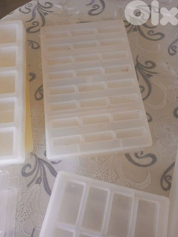 قوالب شوكولا بحالة جيدة جدا 5