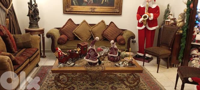 صالون ٤ قطع سعر لقطق ٢٠٠$ كتير نضيف و مريح