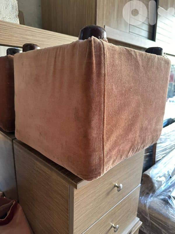 صوفا عدد اتنين كبار بفتحوا صندوق مع بف عدد اتنين خشب شوح 4