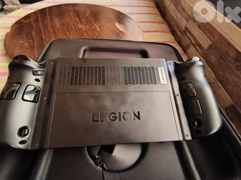 Lenovo legion go gaming device 4