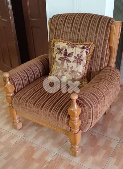 طقم كنبيات خشب زين + طاولة خشب