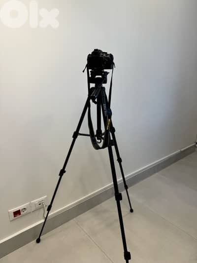 Nikon D3200 + VR Lens 18-55mm + Tripod