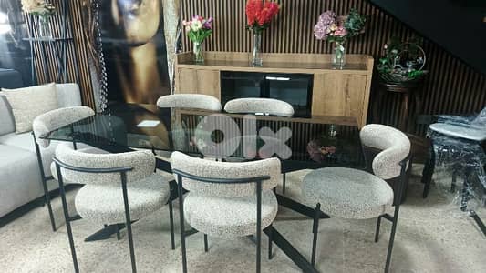 غرفة سفرة موديرن.  full dining room