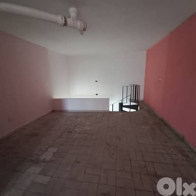 Shop of 3 floors in Jal El Dib for rentمحل تجاري من ثلاثة طوابق للإيجا