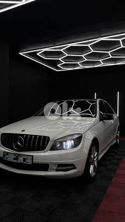 Mercedes-Benz C-Class 2011