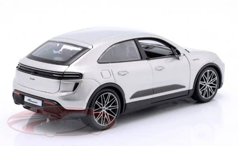 Porsche Macan Turbo Electric 2024 diecast car model 1;24 3