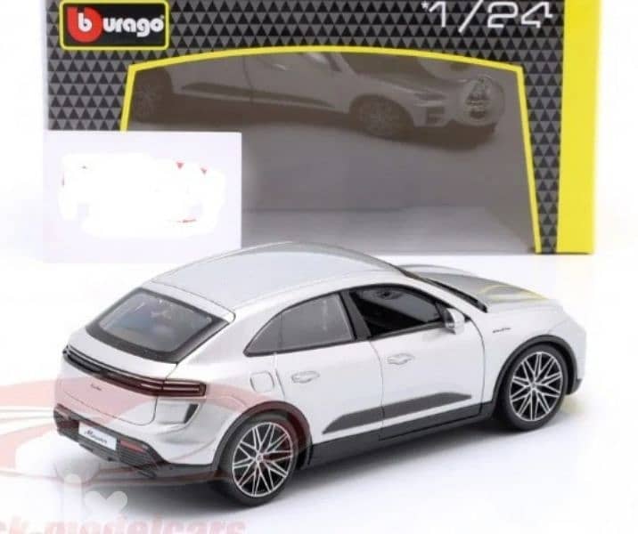 Porsche Macan Turbo Electric 2024 diecast car model 1;24 4