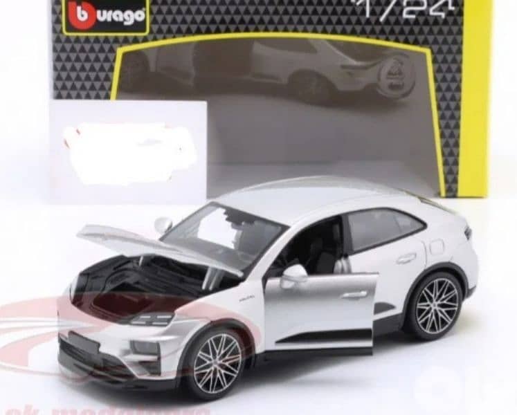 Porsche Macan Turbo Electric 2024 diecast car model 1;24 5