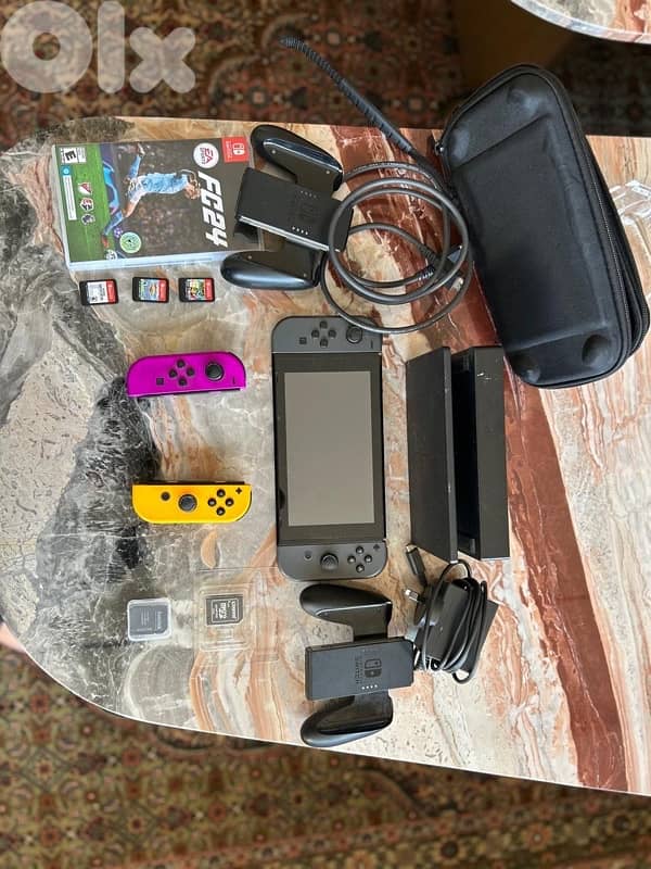 Nintendo Switch Full Package + 4 Games + Accessories – Excellent 1