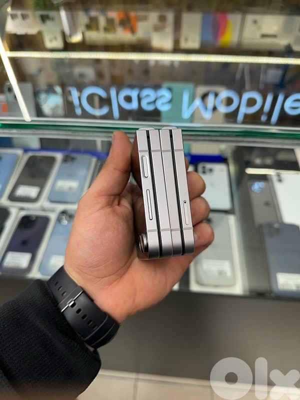 Z Flip 6 256Gb 8R super clean like new 2