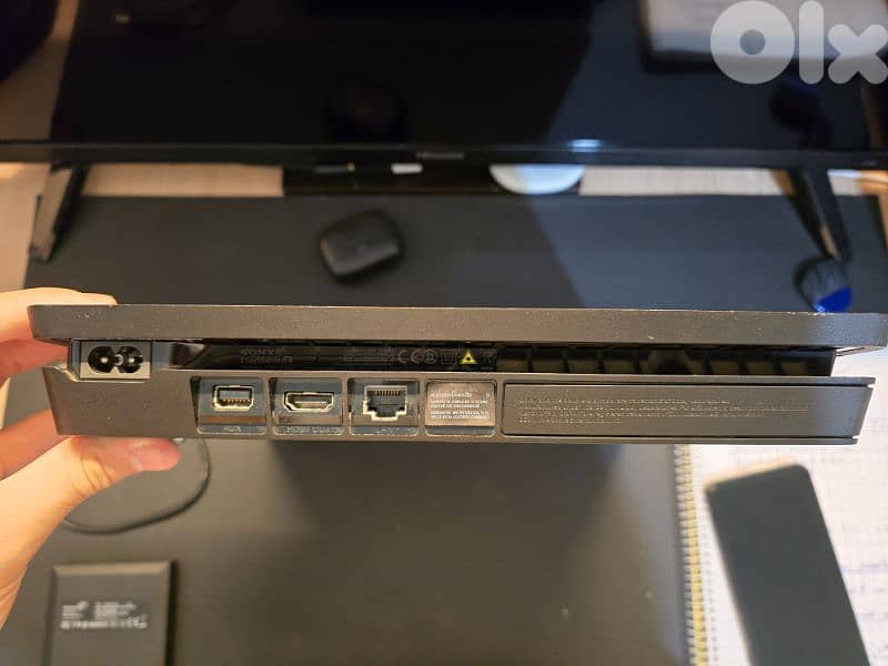 Ps4 slim 2