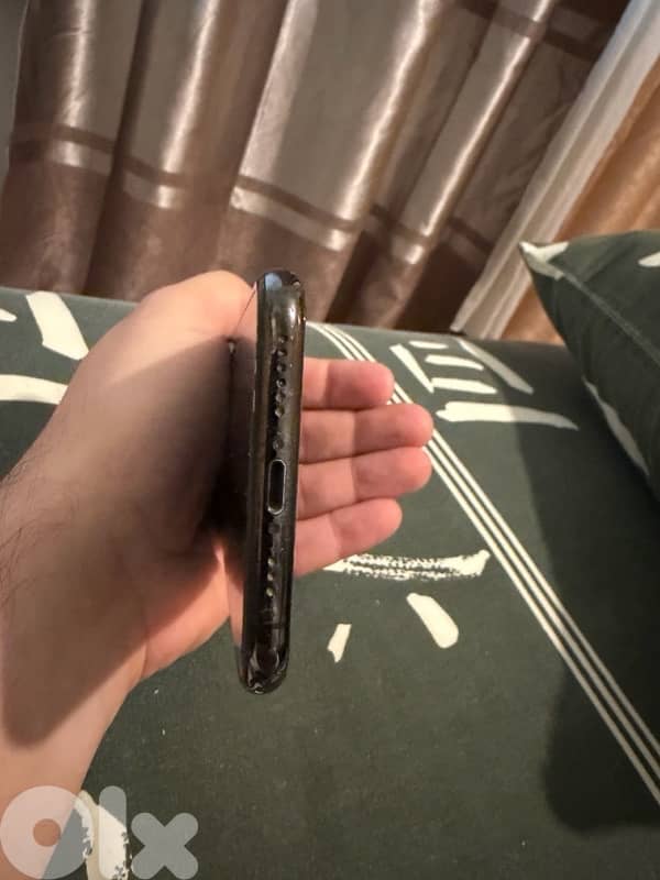 iphone XS like new 4