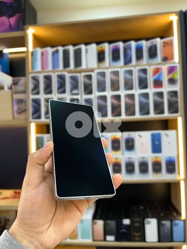 Samsung Galaxy S25 Ultra like New 3