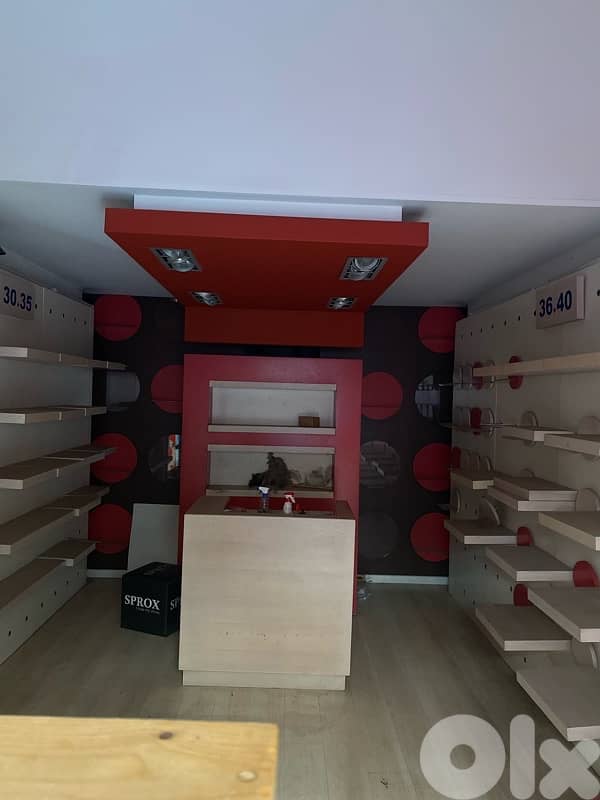 ديكور  محل كامل للبيع 5