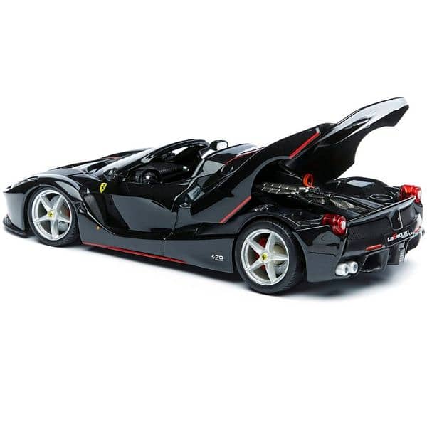 Bburago 1/24 scale Ferrari LaFerrari F70 Aperta in black. 1