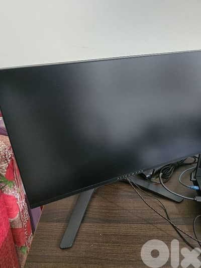 gaming monitor and backup ups 3000