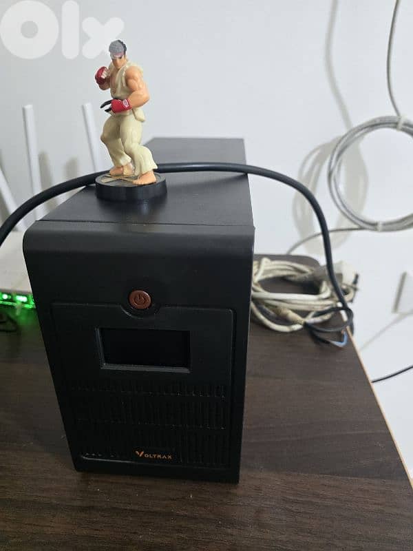 gaming monitor and backup ups 3000 1