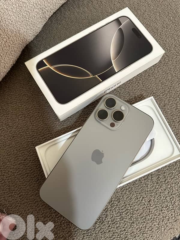 iphone 16 Pro Max 256GB - Like New 1