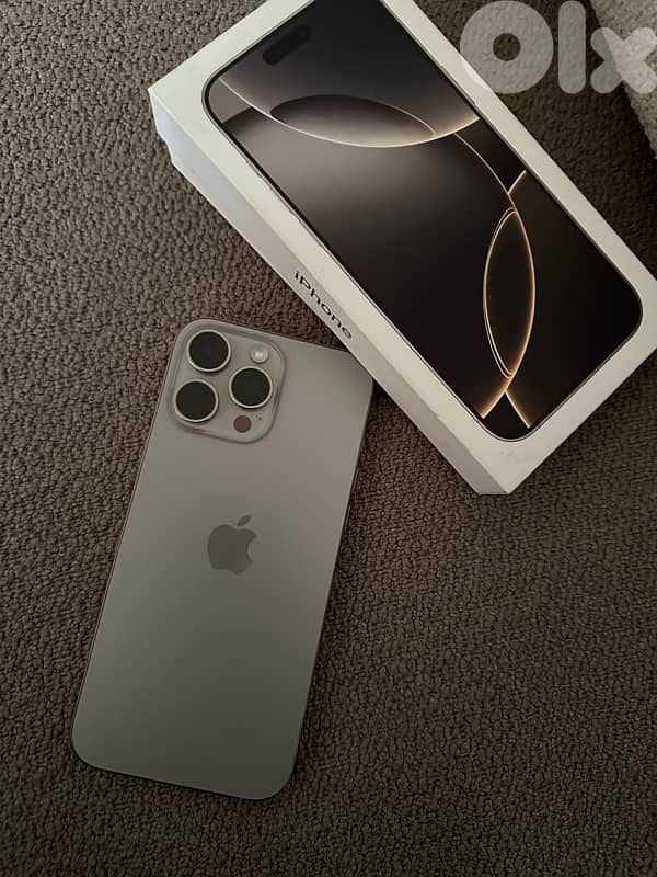 iphone 16 Pro Max 256GB - Like New 3