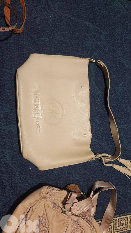 Small backpacks and handbags 4