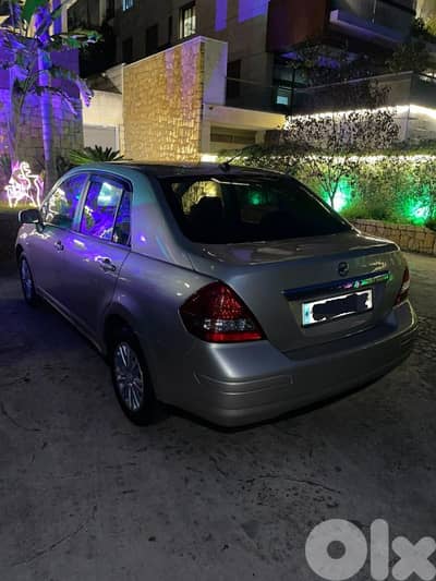 Nissan Tiida 2010