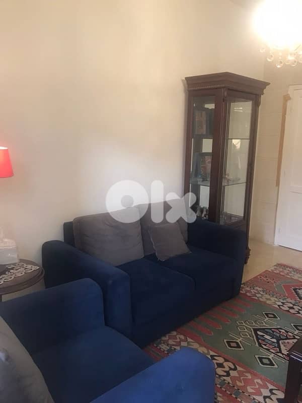 غرفة قعدة من عند استقبال 5