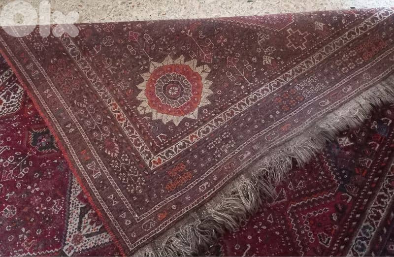 Handmade Shiraz Old Carpet. 2