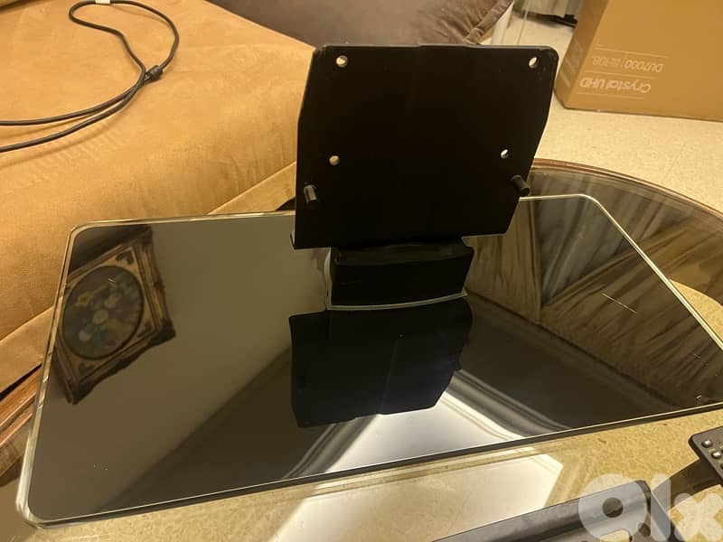 Philips LCD TV 37” مع ستاند + تعليق حائط – جاهز للاستعمال 5