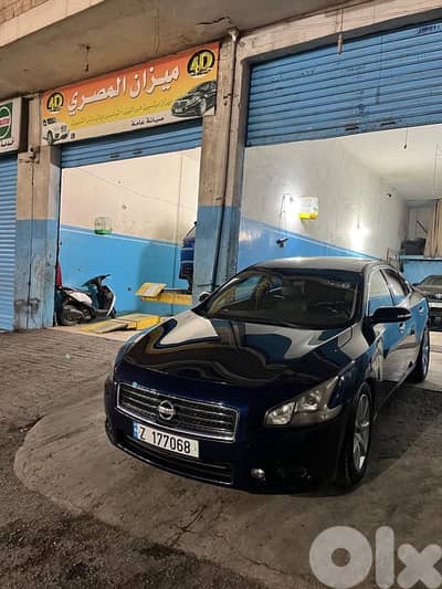Nissan Maxima 2011