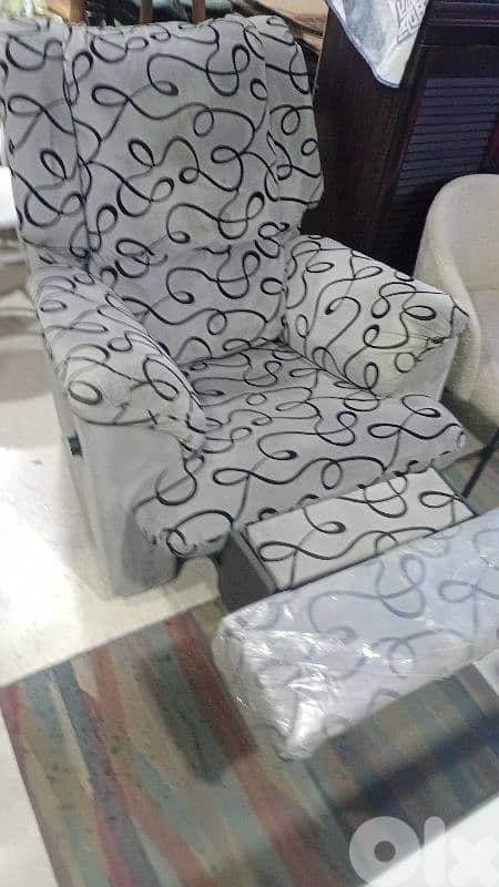 صوفا إيطالي شبه جديد 2