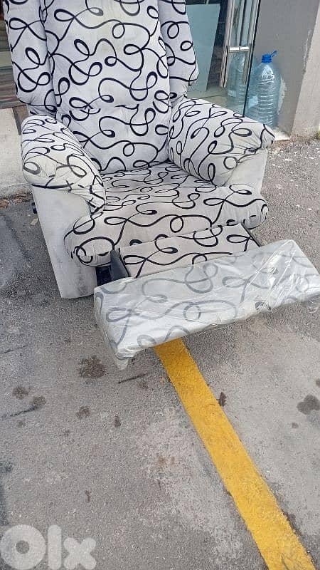 صوفا إيطالي شبه جديد 3