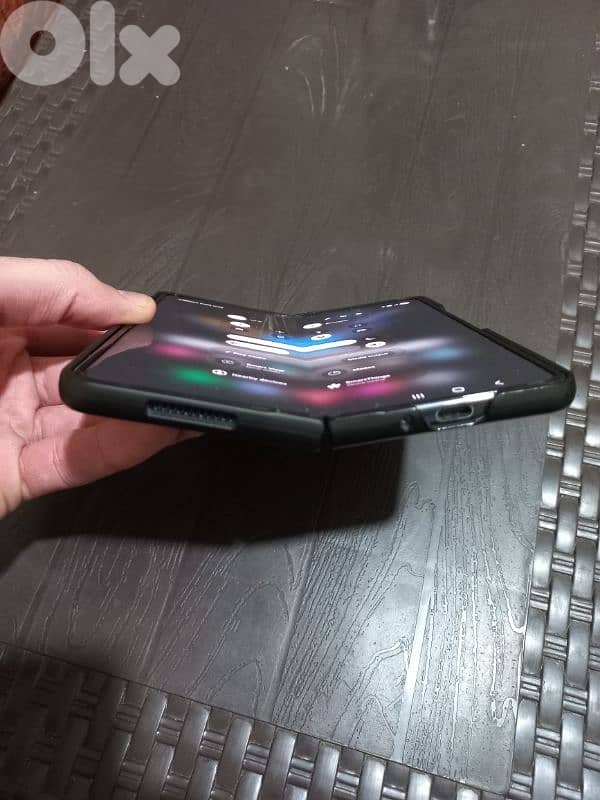 fold 4 used , very good condition 4