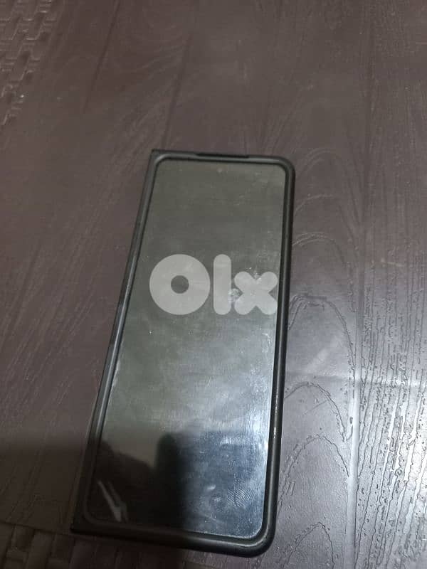 fold 4 used , very good condition 6