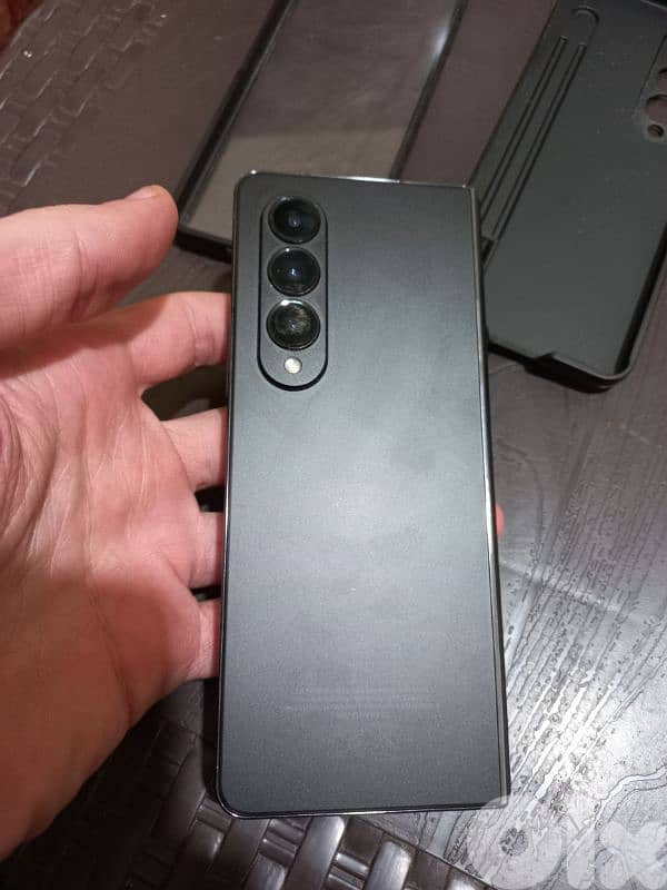 fold 4 used , very good condition 7