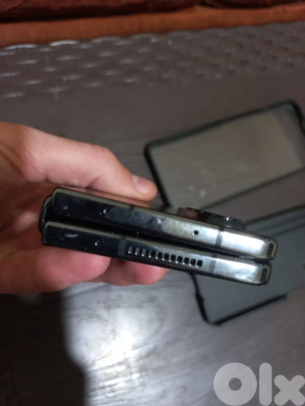 fold 4 used , very good condition 9