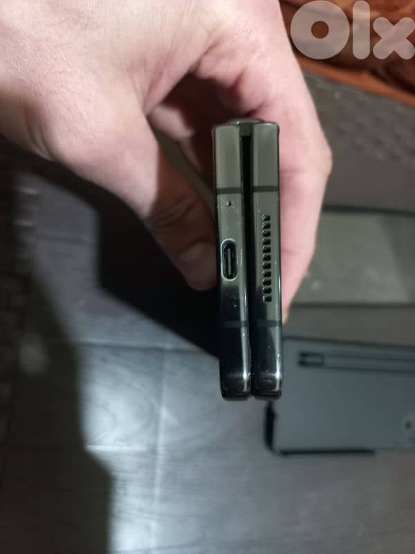 fold 4 used , very good condition 10